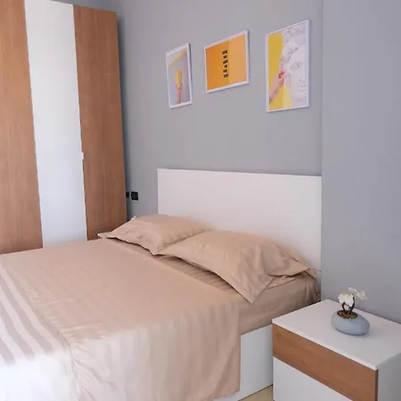 Apartment Next To Block District